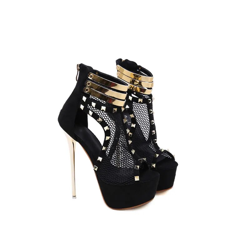 Skipping The Prom Platform Pumps