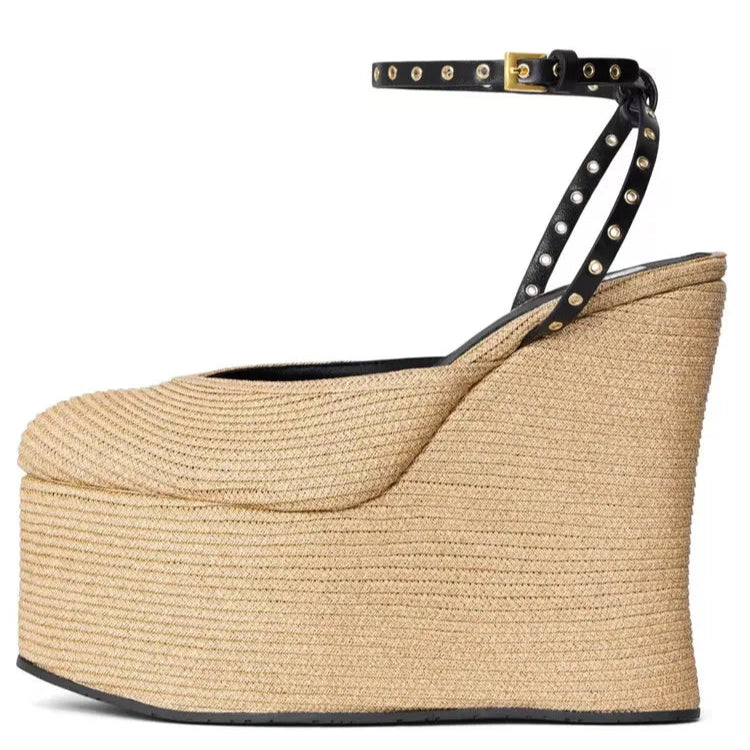 Spillproof Lies Wedges Sandals