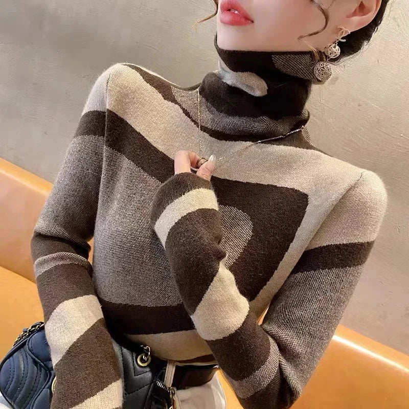 Multishade Geometric Turtleneck Knit Top